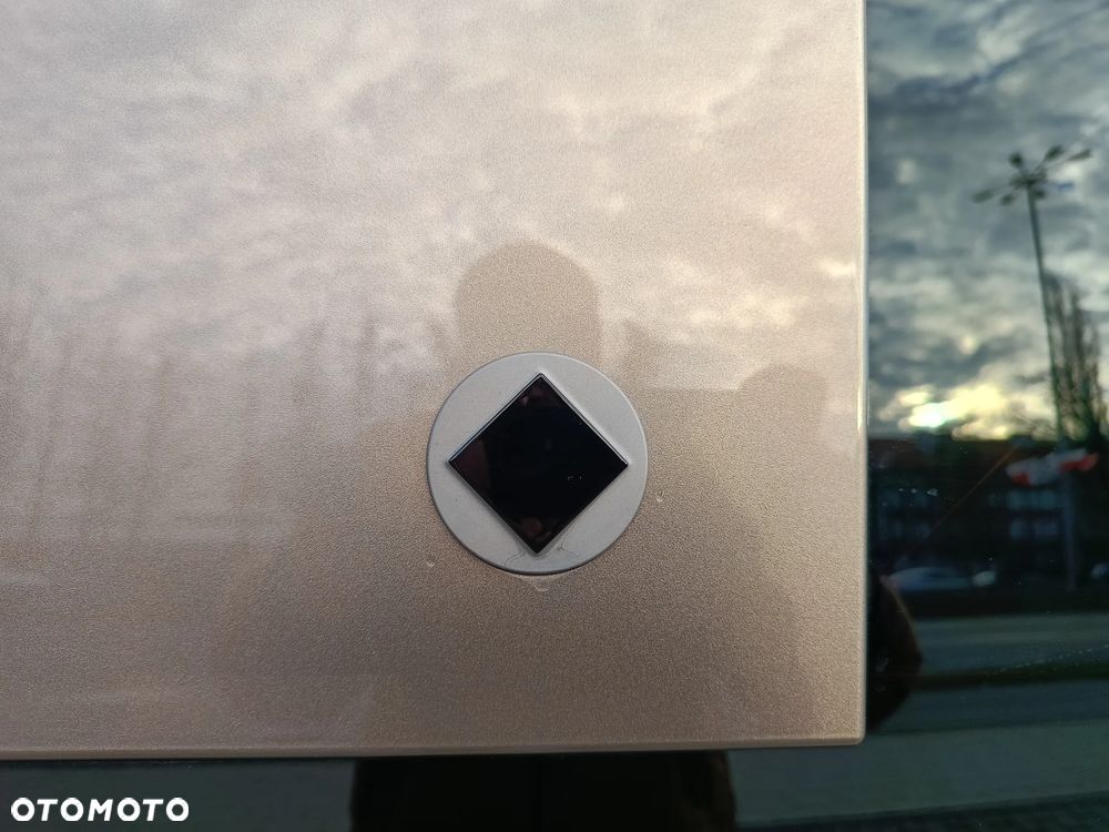 Land Rover Defender - 15