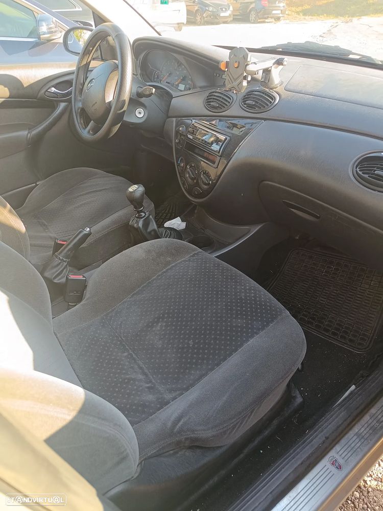 Ford Focus SW 1.8 TDCi Ghia — fotografia 4