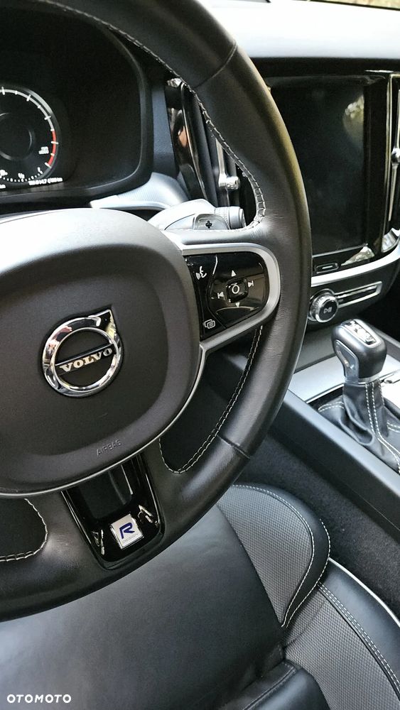Volvo V60 T6 AWD R-Design - 14