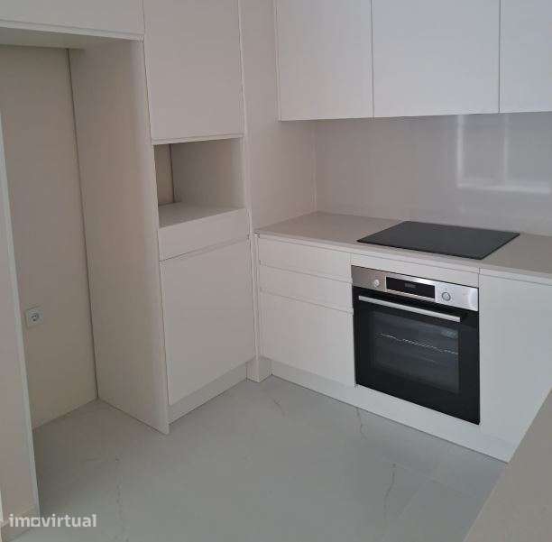 Apartamento T1 C/ Garagem Fechada - Grande imagem: 3/18