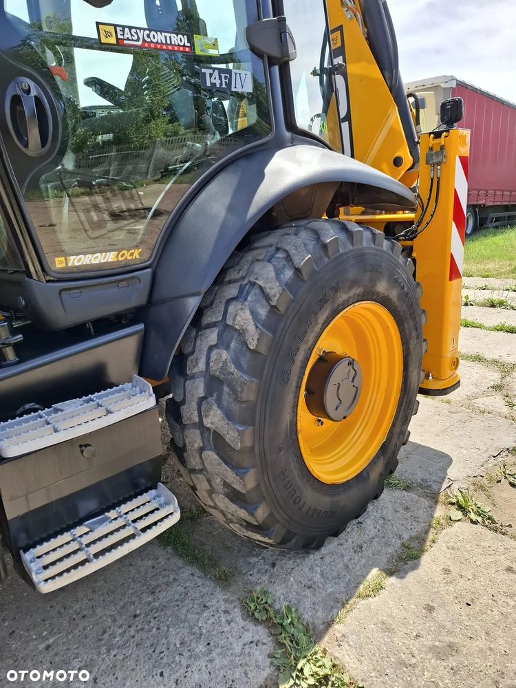 JCB 4CX - 24
