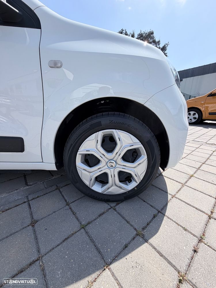 Renault Twingo Z.E. 22 Zen - 12