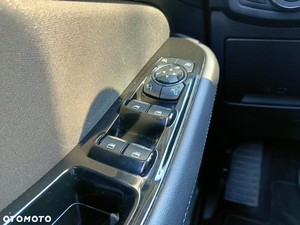 Ford S-Max - 12