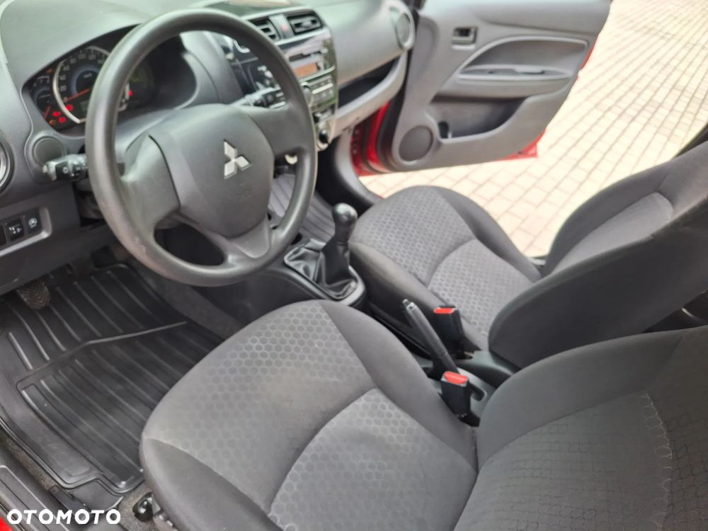 Mitsubishi Space Star - 10