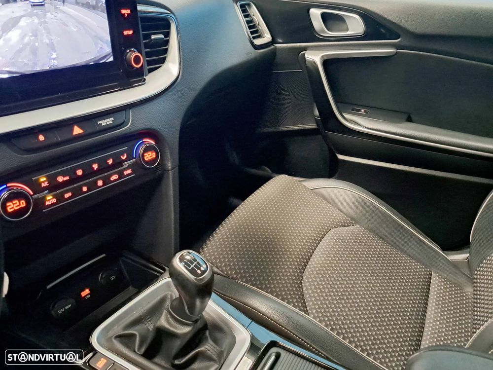 Kia Ceed SW 1.6 CRDi TX - 18