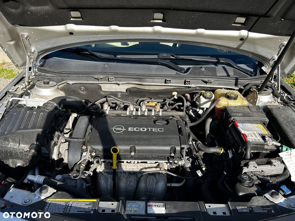 Opel Insignia 1.8 - 9