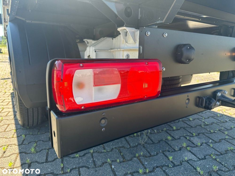Volkswagen Crafter Skrzyniowy z podwójną kabiną - 28