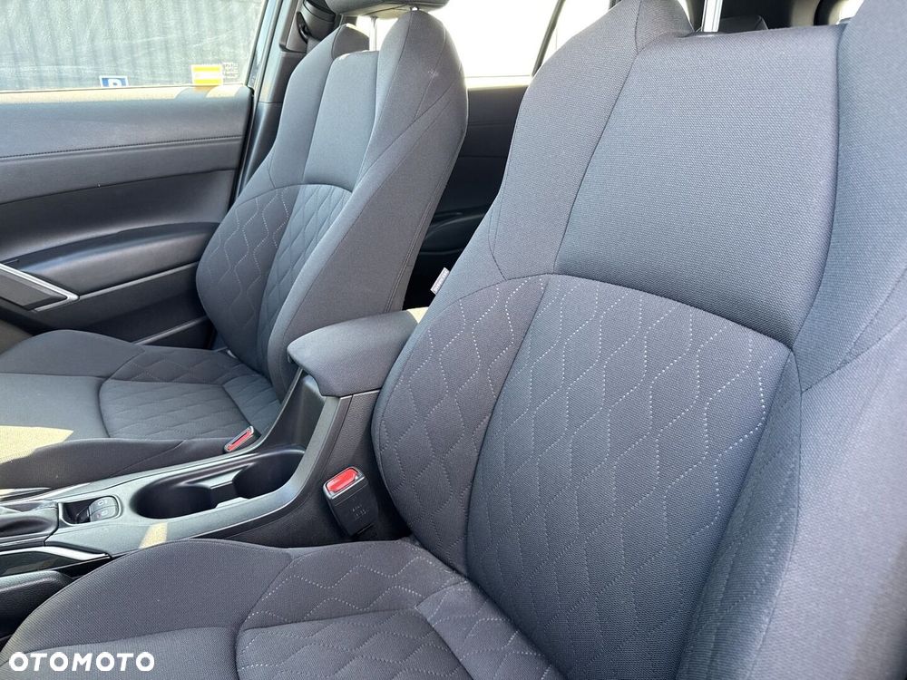 Toyota Corolla Cross - 16