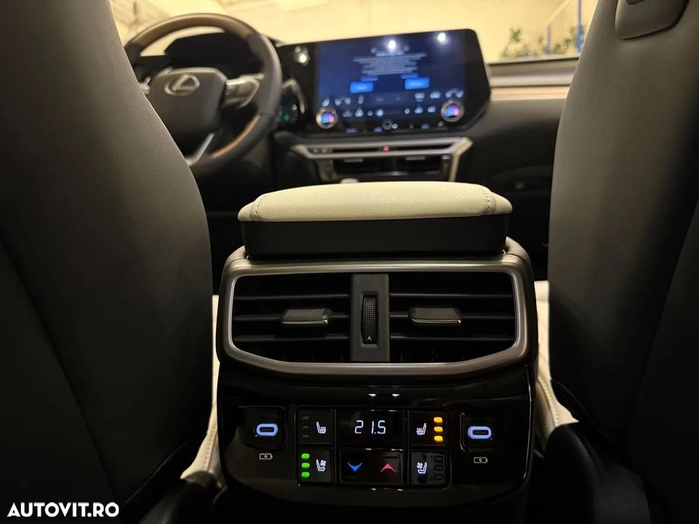 Lexus Seria RX 450h+ (Plug-in-Hybrid) Luxury - 14