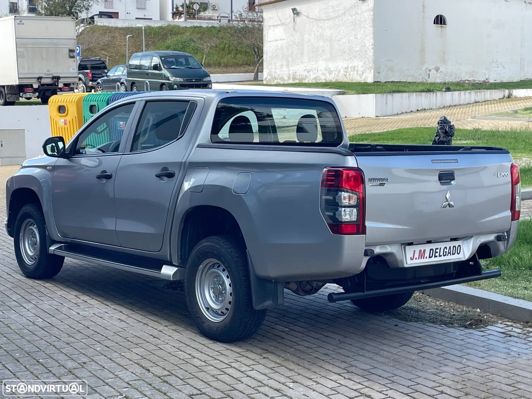 Mitsubishi L200 2.3 DI-D CD Invite 4WD - 4