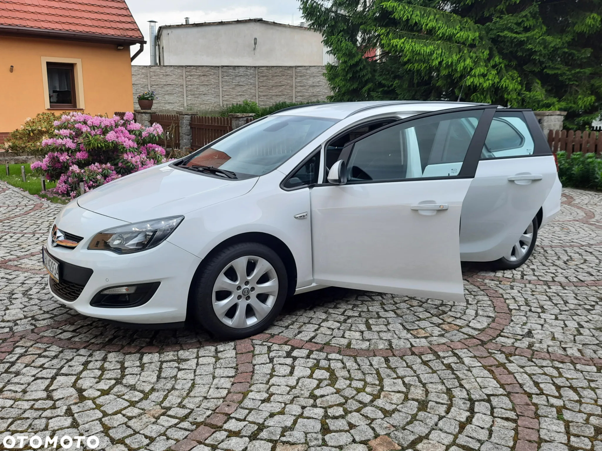 Opel Astra 1.4 Turbo Design Edition - 4
