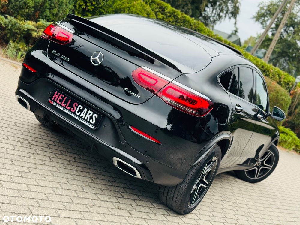Mercedes-Benz GLC 300 4Matic 9G-TRONIC AMG Line Plus - 9