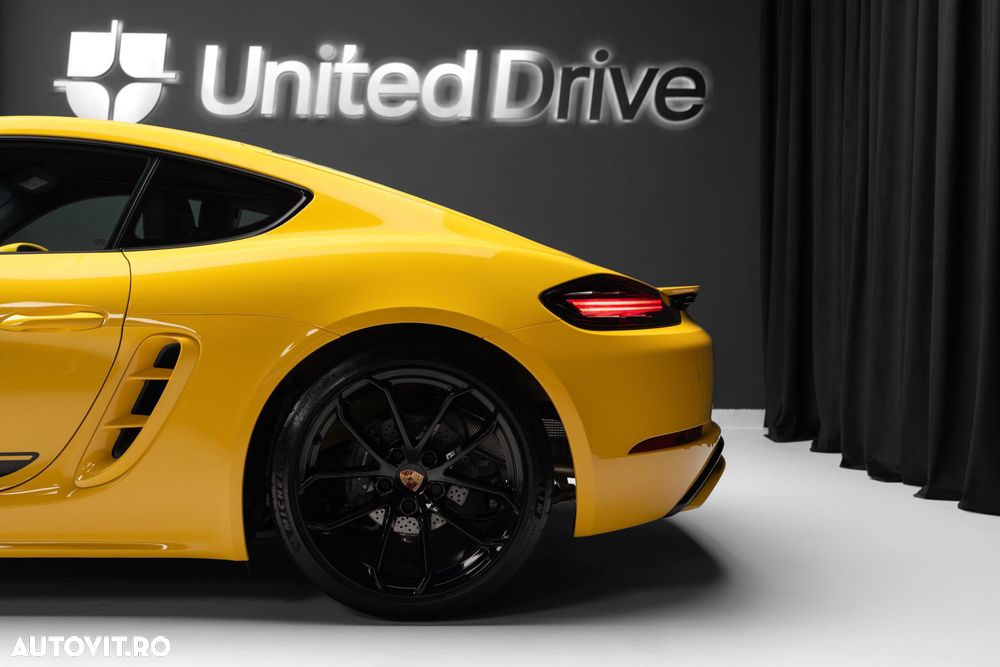 Porsche Cayman - 10