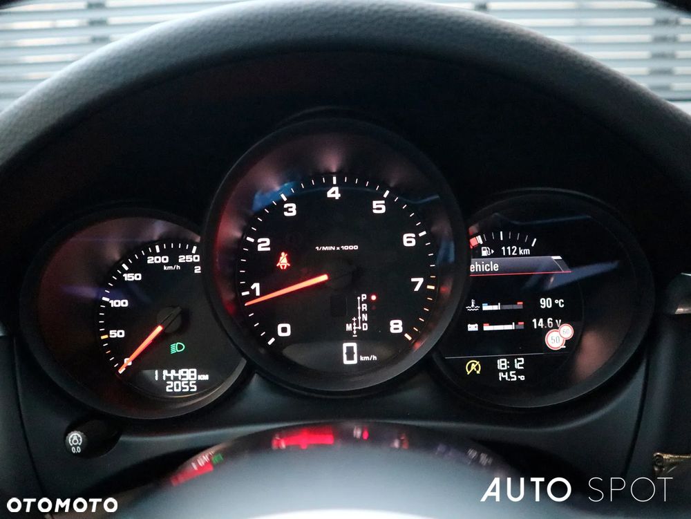 Porsche Macan Standard - 23