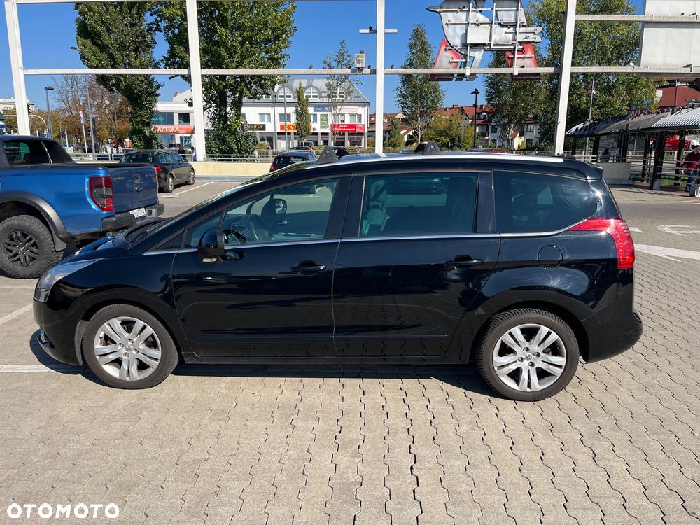 Peugeot 5008 2011 photo 4