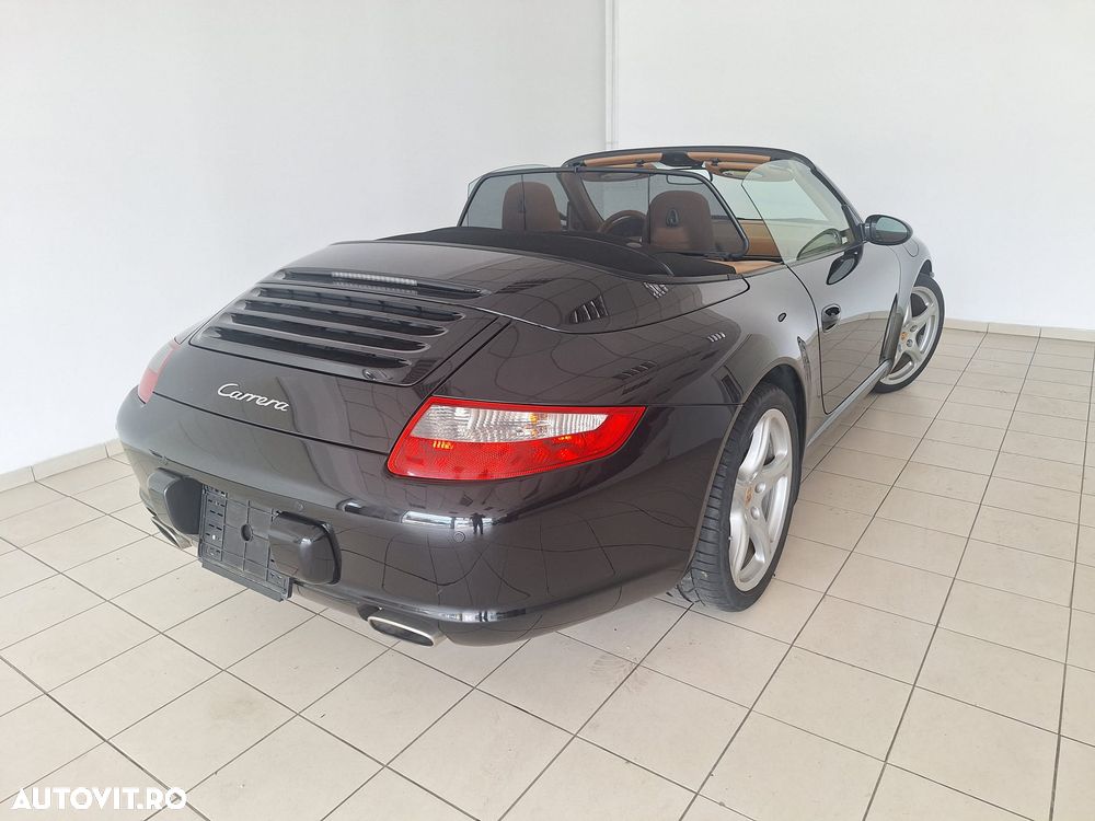 Porsche 911 Carrera 4 - 9