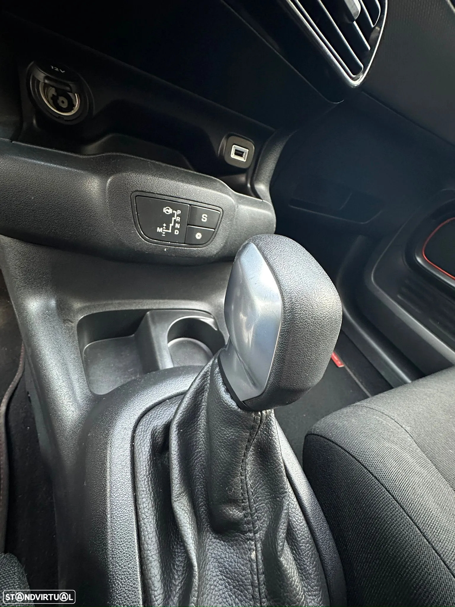Citroën C4 Cactus 1.2 PureTech Shine EAT6 - 13