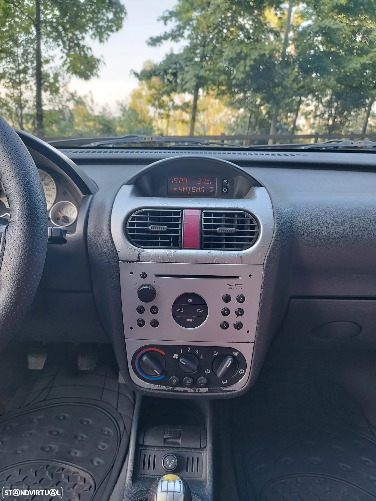 Opel Corsa 1.2 16V Enjoy - 14