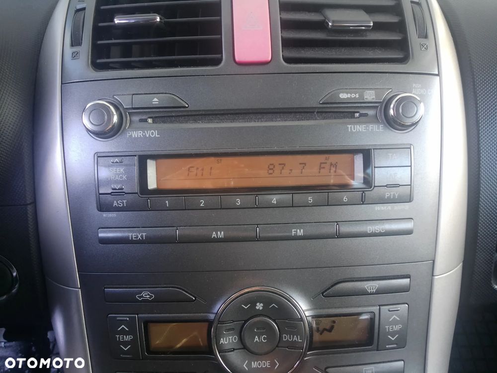Radioodtwarzacz CD TOYOTA Auris I 06-12r. 86120-02520 - 1