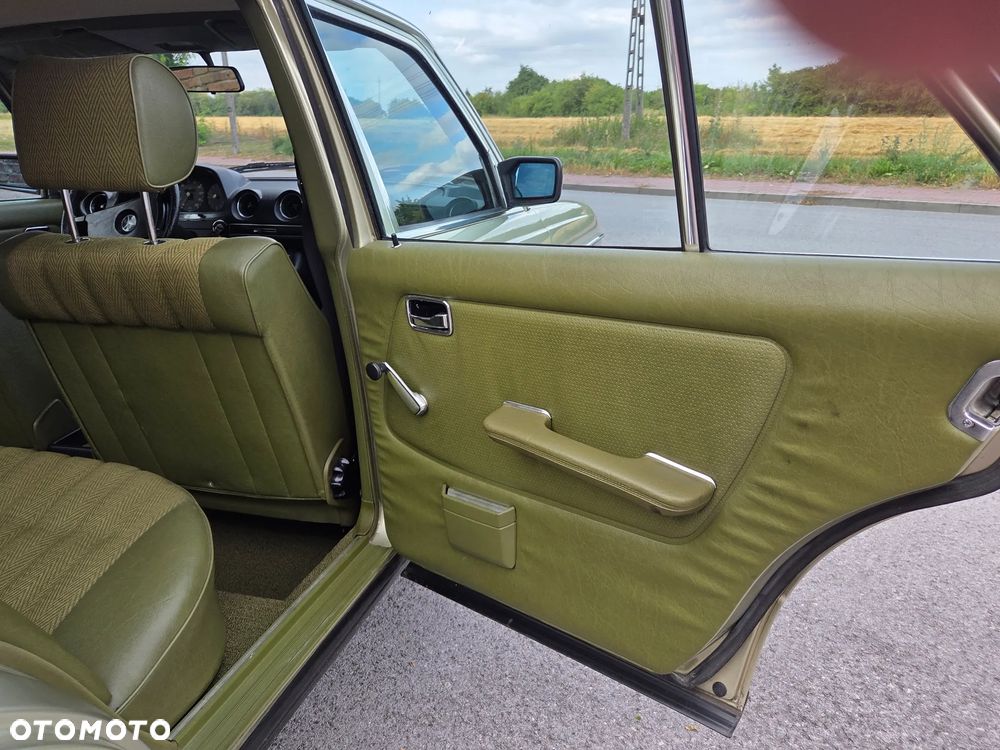 Mercedes-Benz W123 - 15