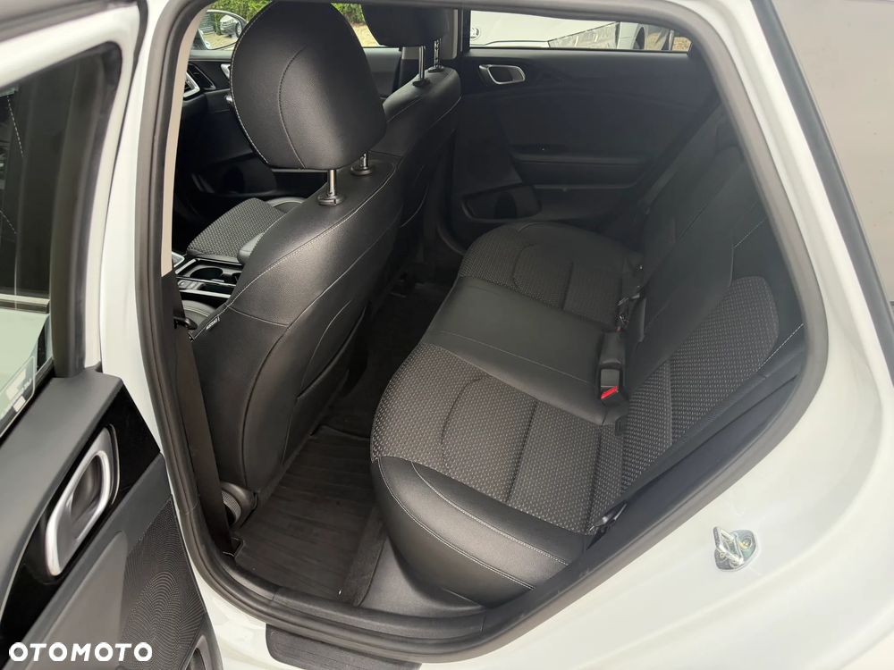 Kia Ceed 1.6 CRDi mHEV L - 7