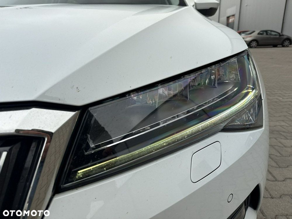 Skoda Superb 2.0 TSI Ambition DSG - 9