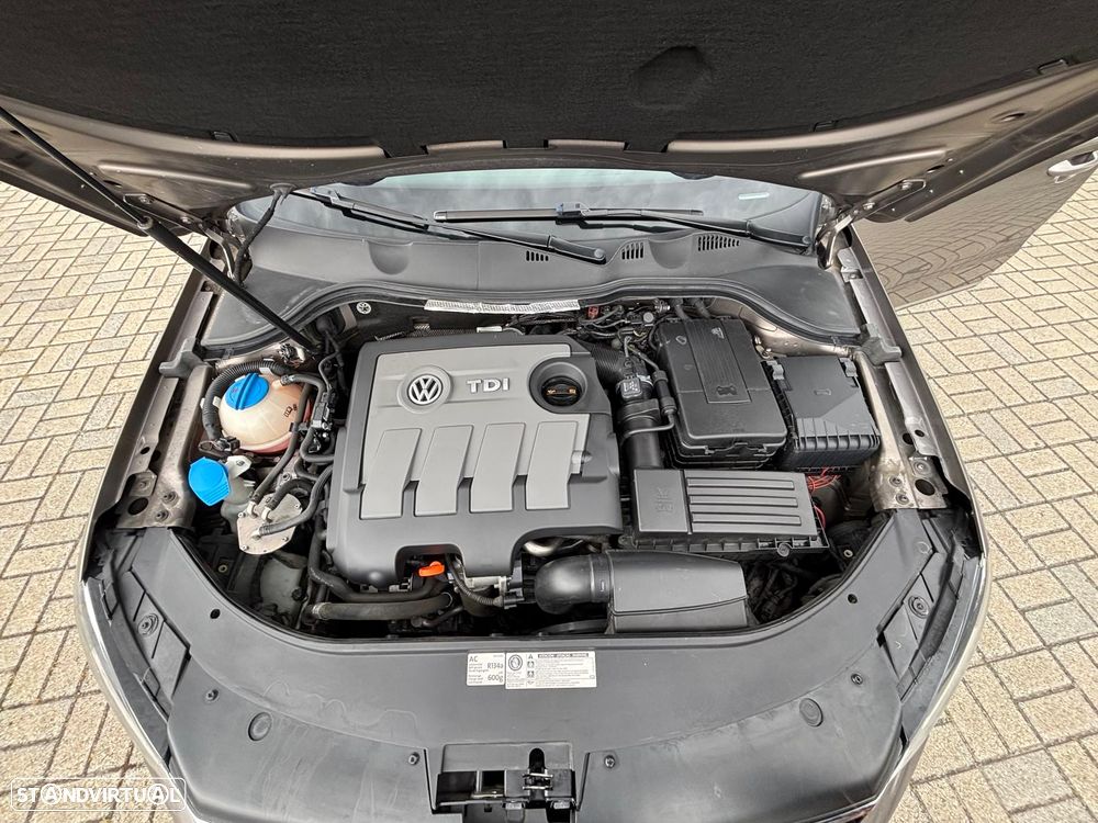 VW Passat 1.6 TDI BlueMotion - 17