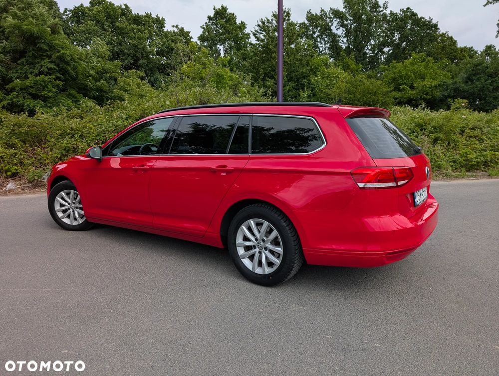 Volkswagen Passat 1.6 TDI SCR DSG Comfortline - 23