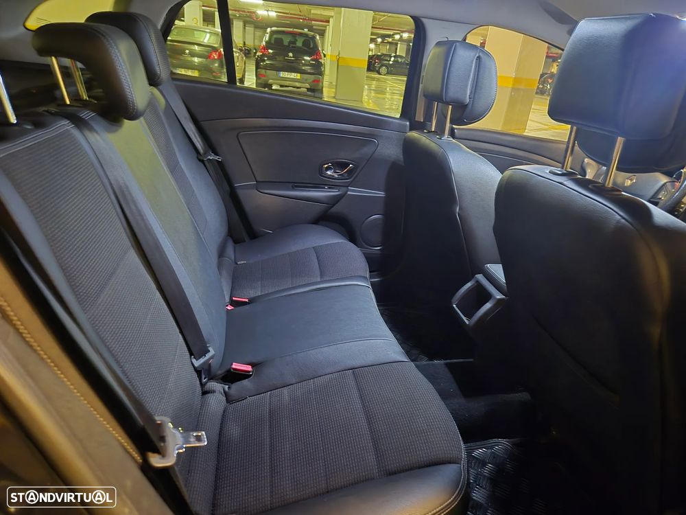 Renault Mégane Sport Tourer 1.5 dCi GT Line - 31