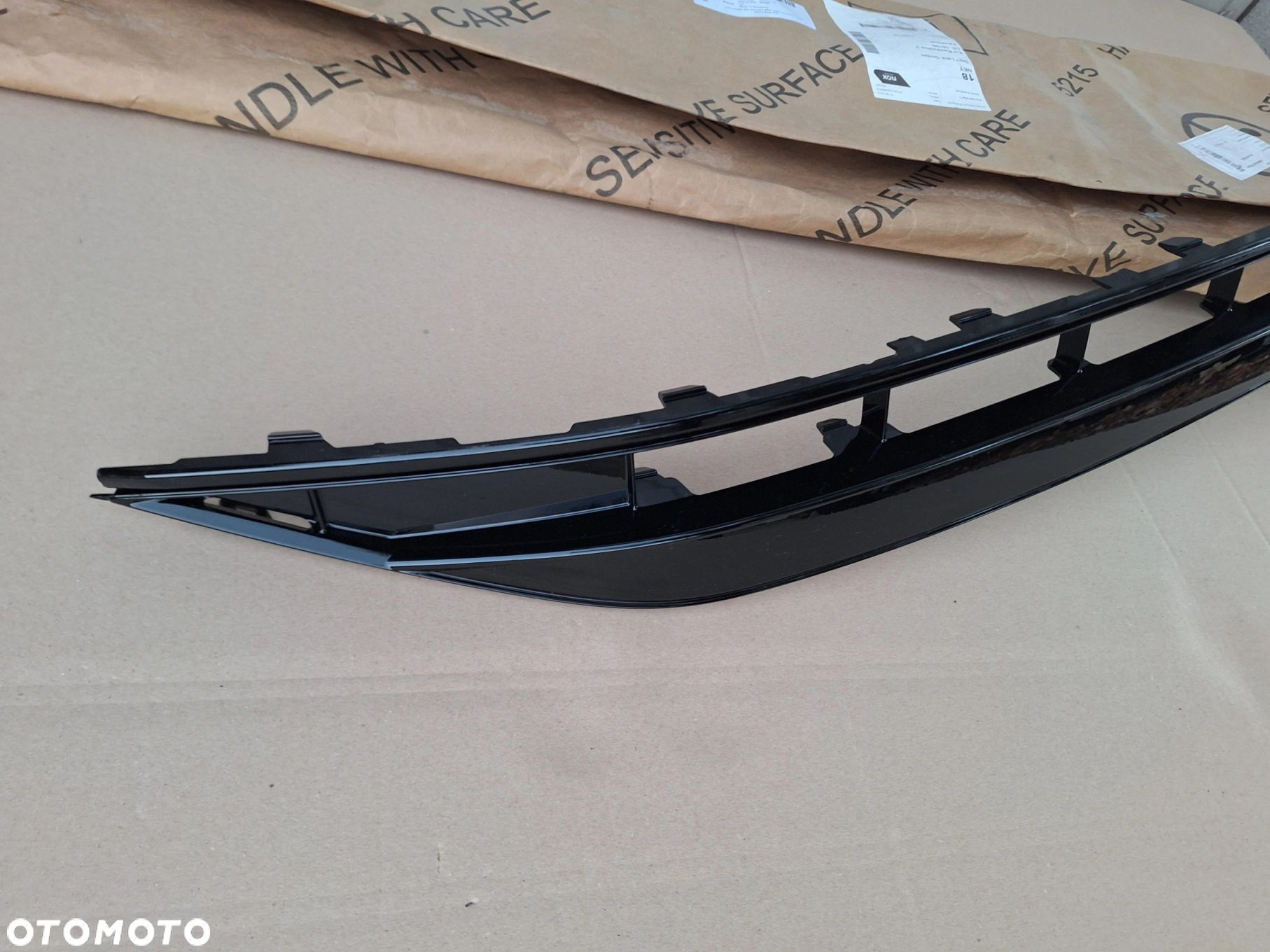 VW TIGUAN II LIFT 20- IDEAŁ! ORYGINAŁ NOWA KRATKA ŚRODKOWA W ZDERZAK PRZÓD 5NA853677N WYSYŁKA 24H - 3
