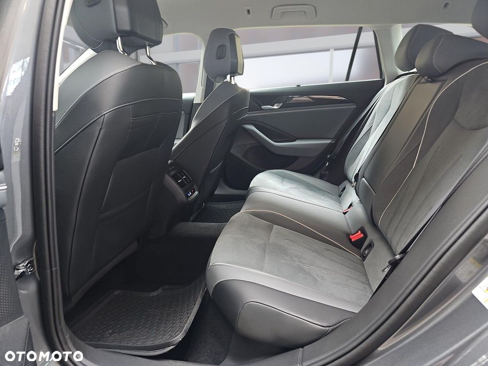Volkswagen Passat - 10