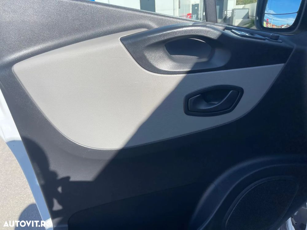 Renault Trafic - 13