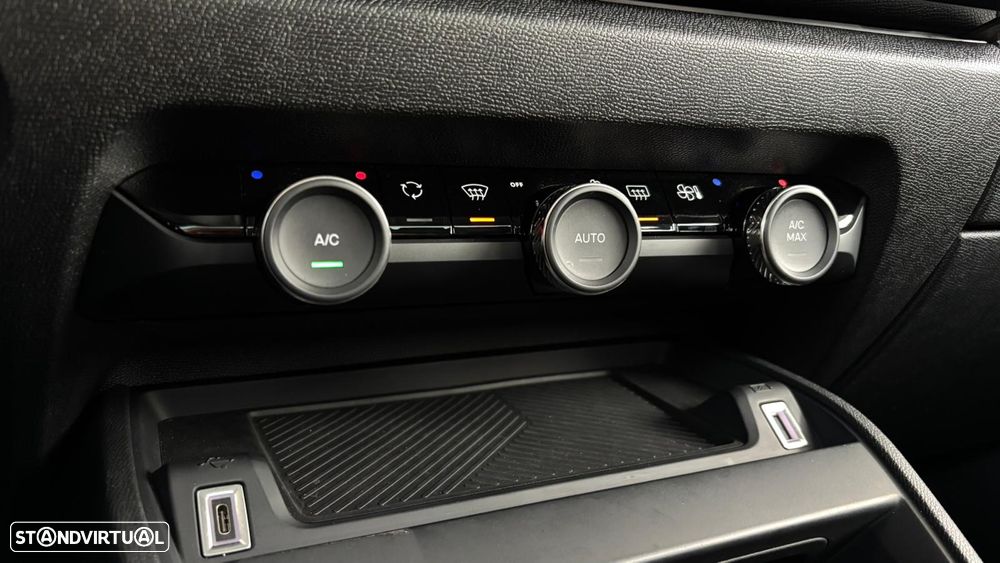 Citroën C4 1.2 PureTech Shine EAT8 - 19