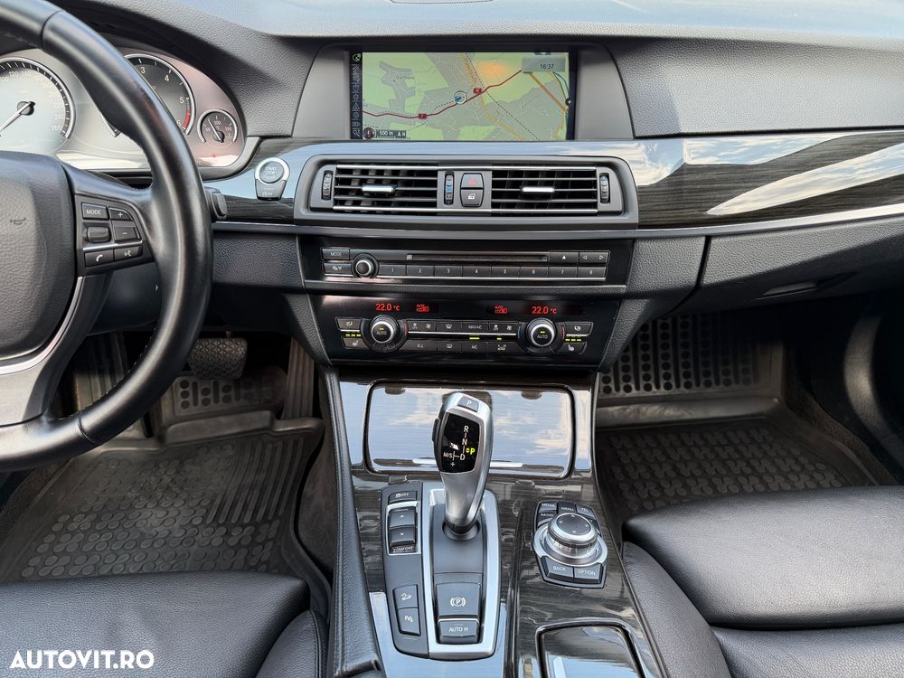 BMW Seria 5 525d xDrive - 30