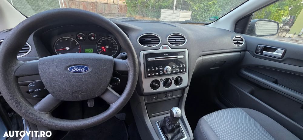 Ford Focus 1.6i 16V - 5