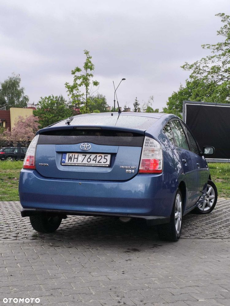 Toyota Prius - 8