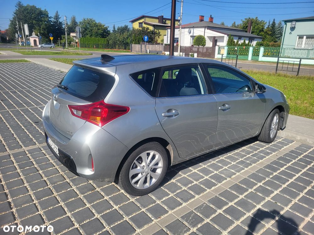 Toyota Auris 1.6 Prestige - 13