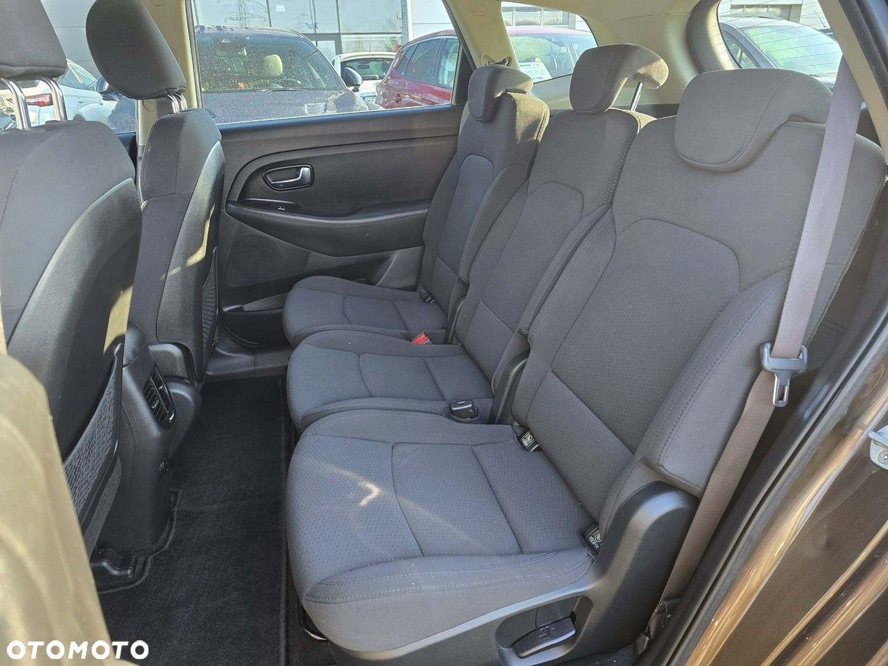 Kia Carens - 21