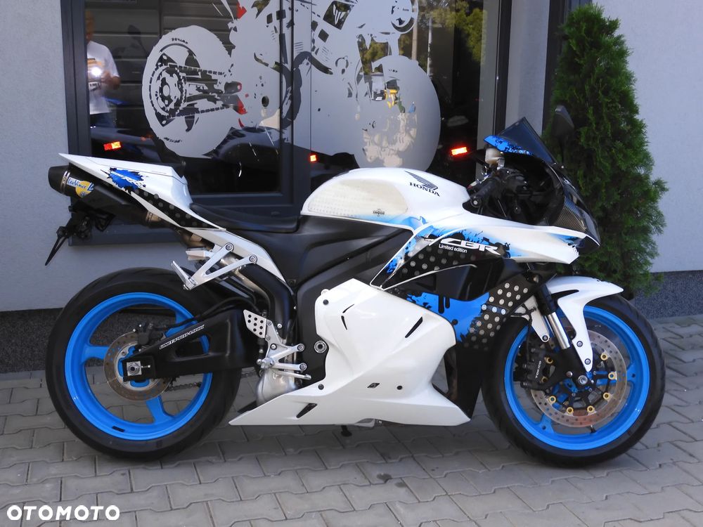 Honda CBR - 8