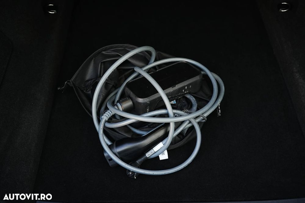 BMW Seria 7 750e xDrive - 37