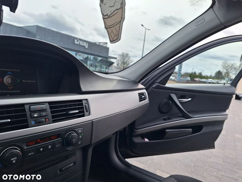 BMW Seria 3 318i - 17
