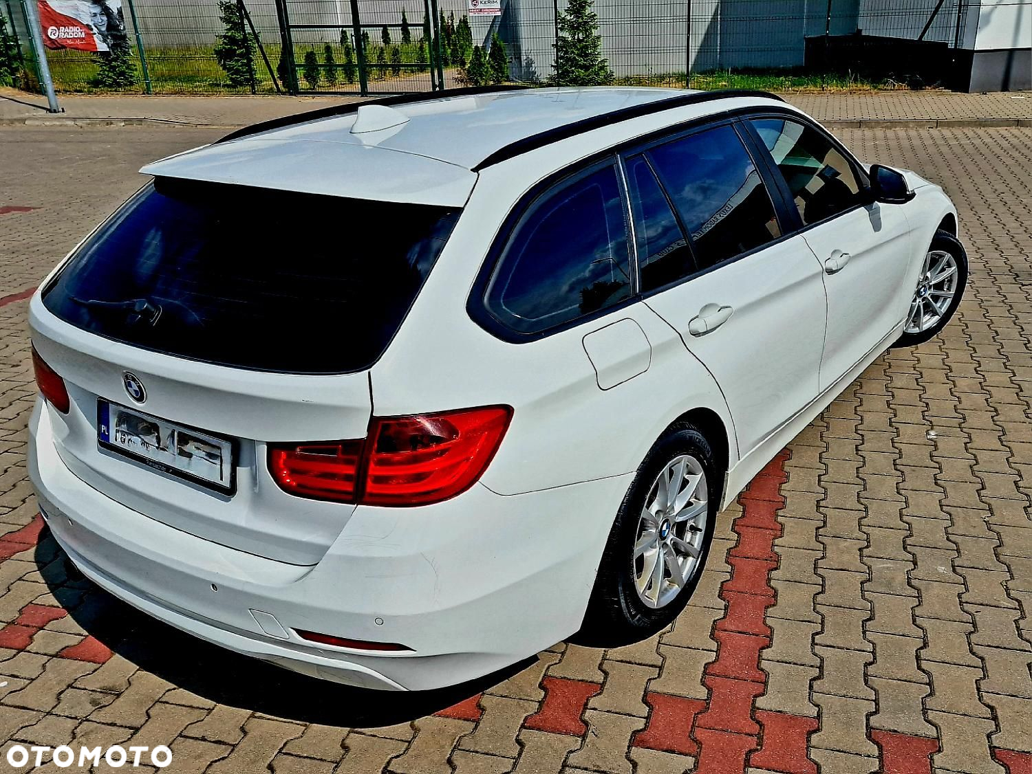 BMW Seria 3 318d Touring - 9
