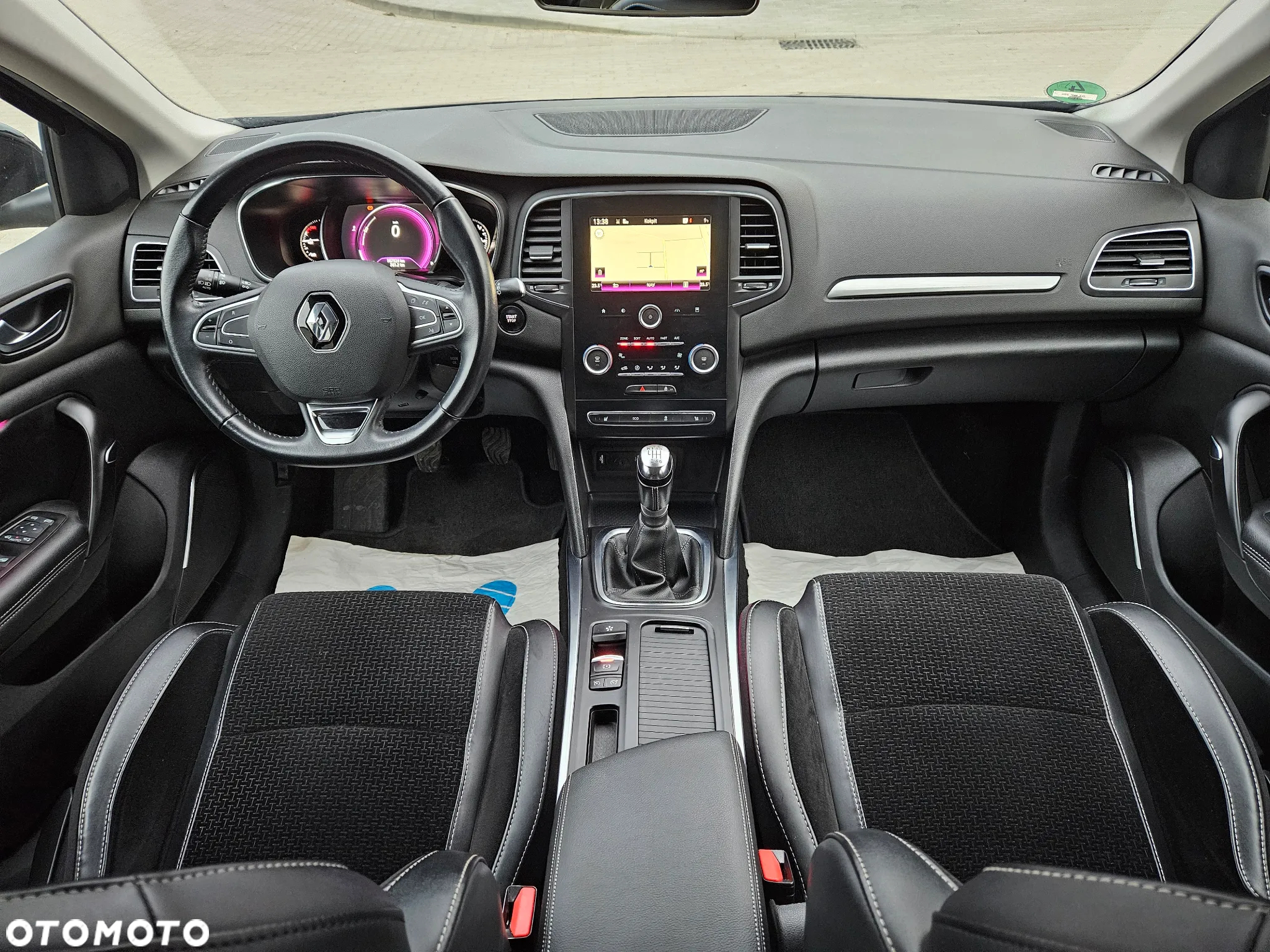 Renault Megane Grandtour ENERGY TCe 130 INTENS - 21