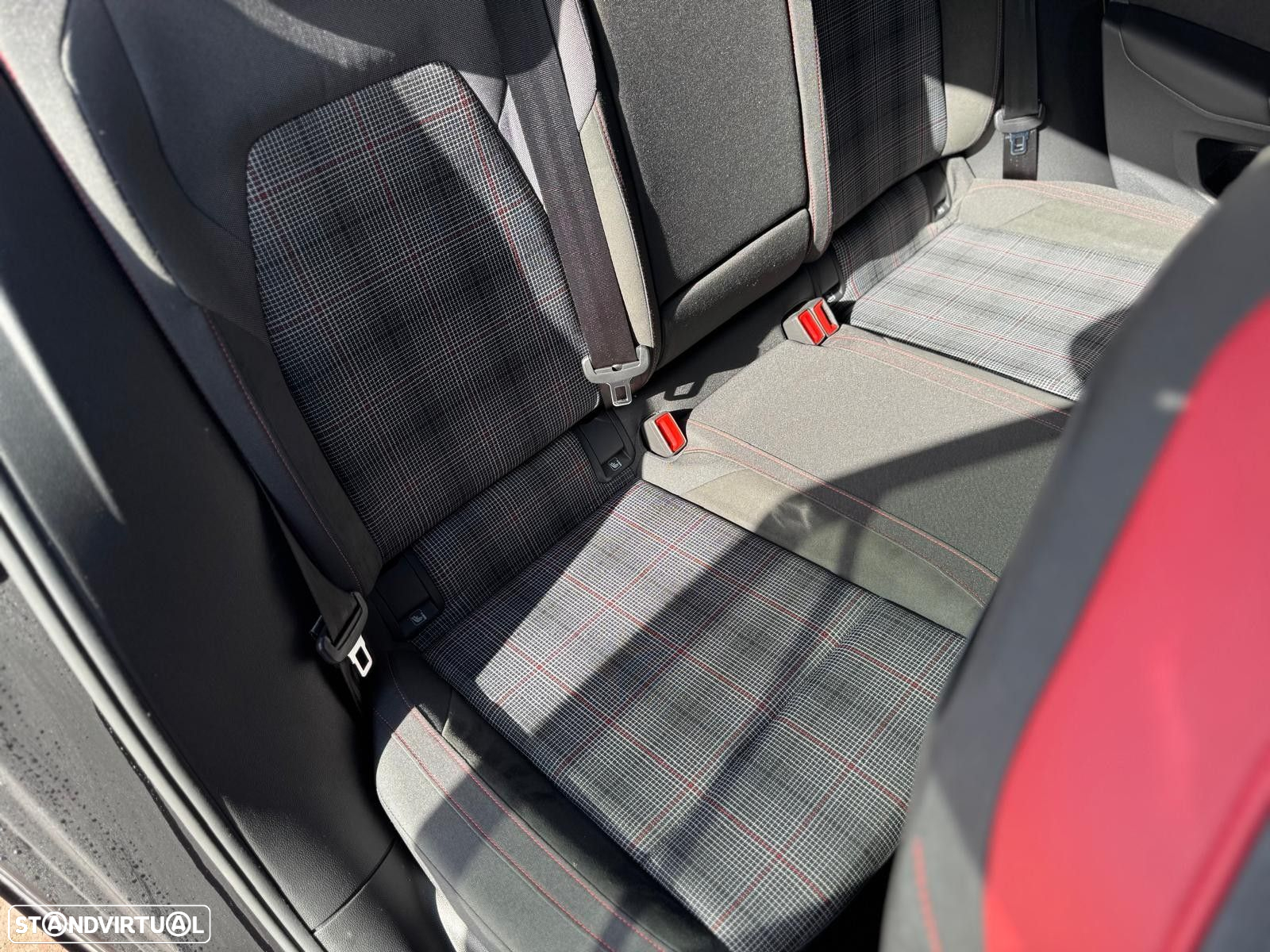 VW Golf 2.0 TSI GTI DSG - 26