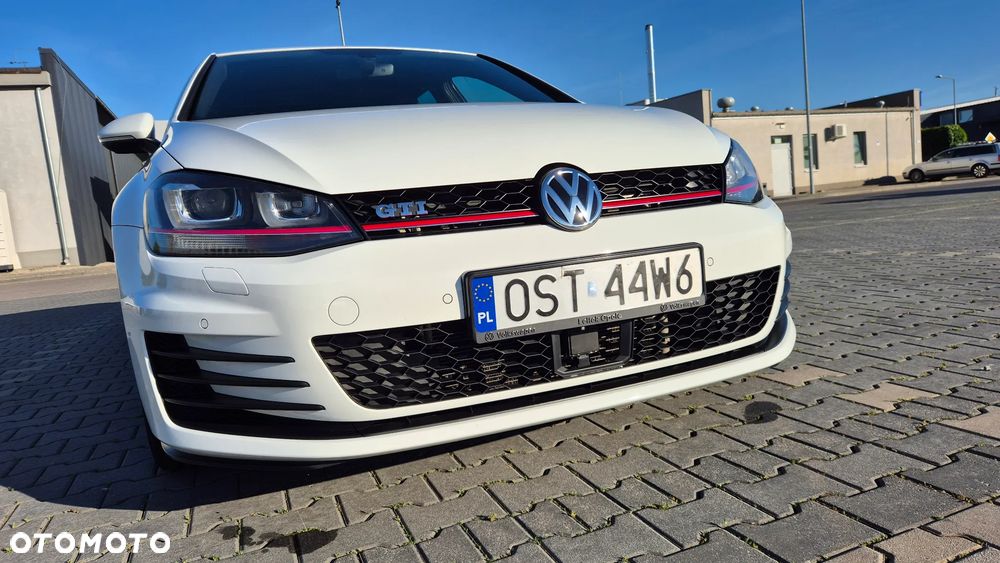 Volkswagen Golf - 16