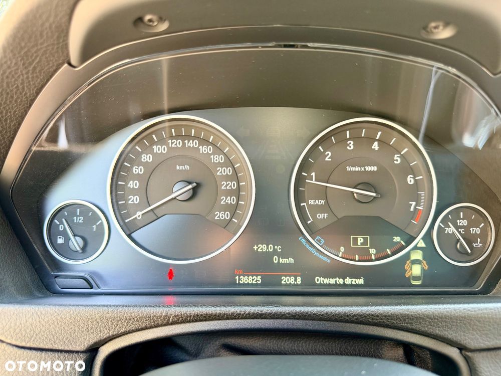 BMW Seria 3 328i xDrive Luxury Line - 13