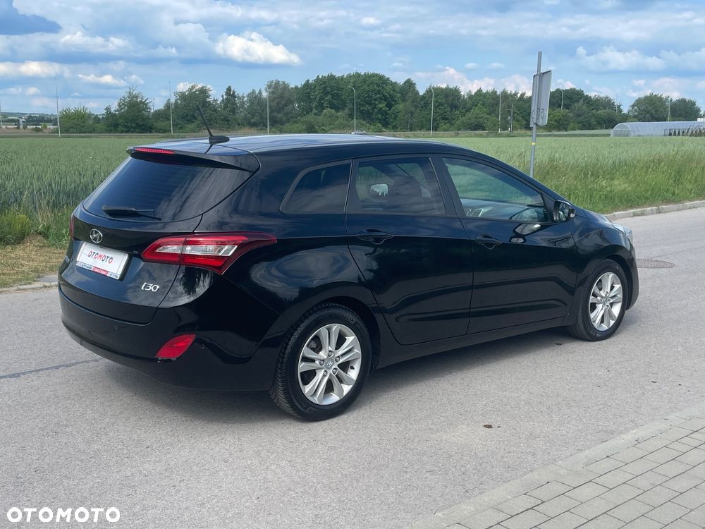 Hyundai i30 blue Kombi 1.6 CRDi Passion - 33