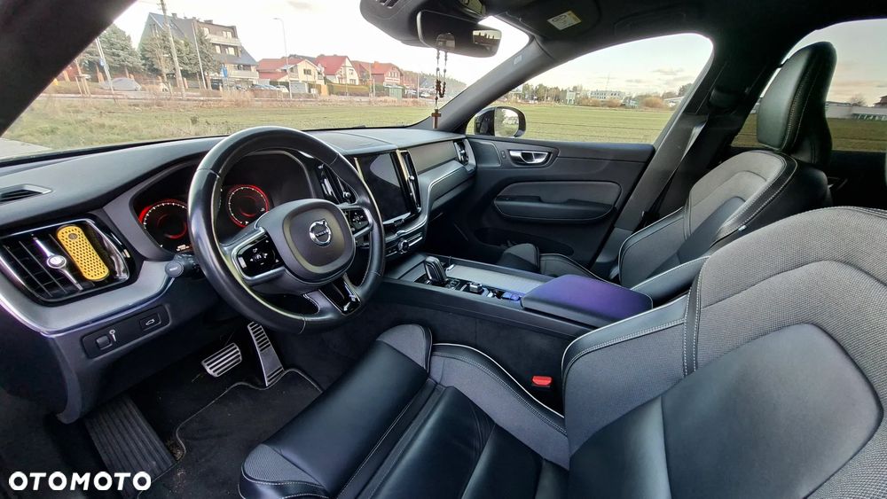 Volvo XC 60 T4 R-Design - 13
