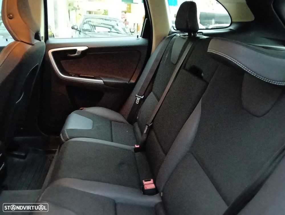 Volvo XC 60 2.0 D3 Drive Momentum Start/Stop - 13