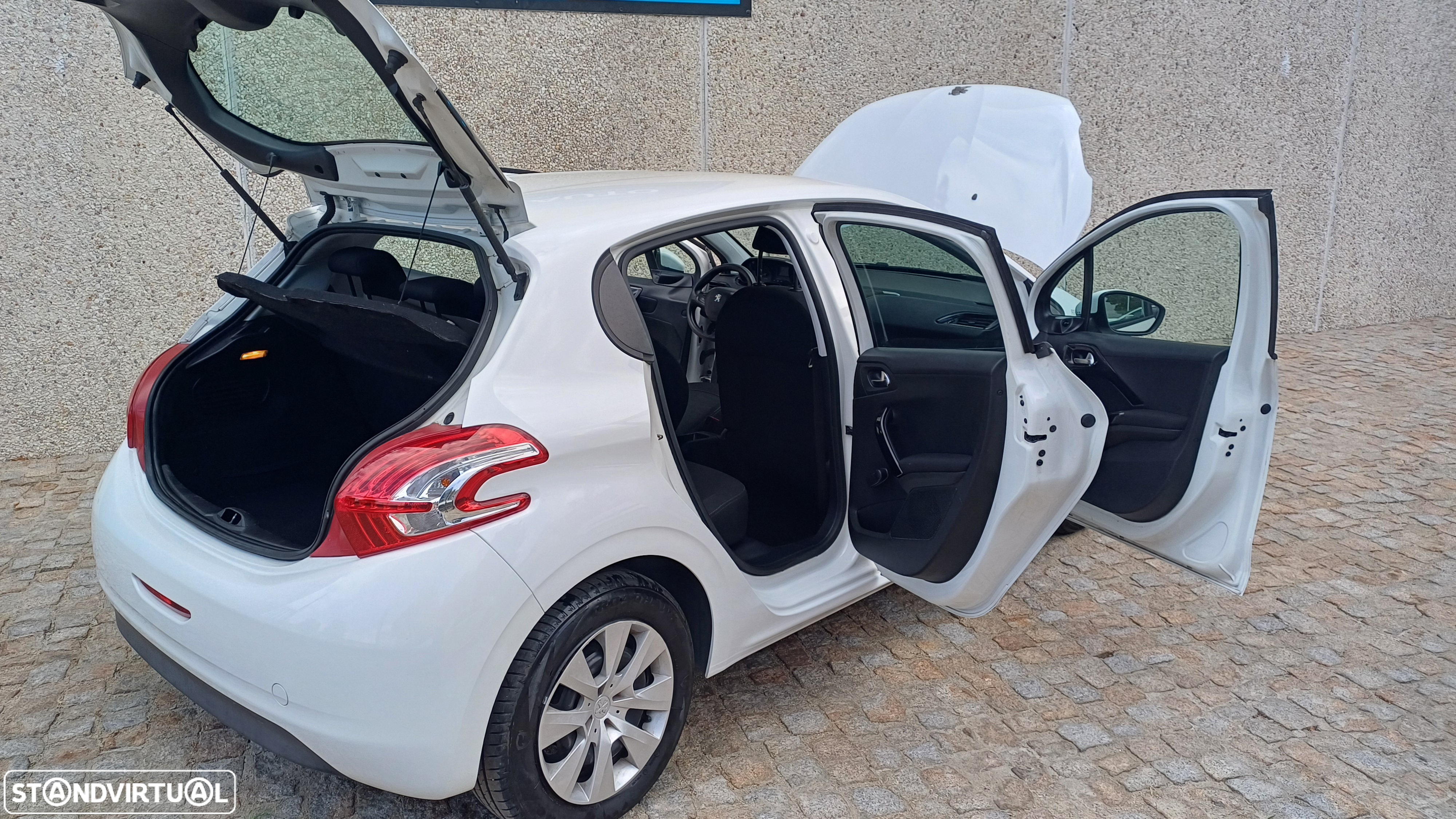 Peugeot 208 1.4 HDi - 13